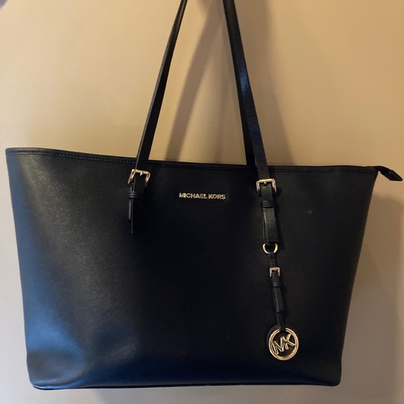 Michael Kors Jet Set Tote - Large